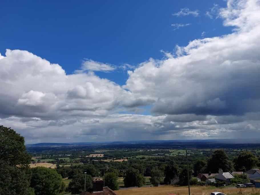 Charming Malvern Cottage With Outstanding Views Malvern Wells エクステリア 写真
